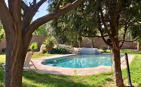 Shangri la - Casa y Pileta Privada